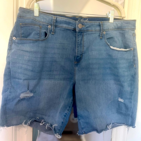 Women’s Plus Size Universal Thread Bermuda Shorts - Faded / Distressed - 20W - Picture 1 of 6